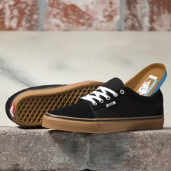 Vans Chukka Low Pro - Black/Black/Gum